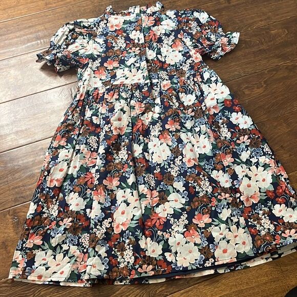 Janie and Jack The Hannah Floral Smocked Puff-Sleeved Dress, size 7 - Picture 6 of 9